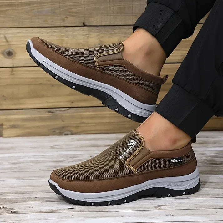 Markowe buty ortopedyczne — miękkie i wygodne, zapewniające doskonałe wsparcie — łagodzą ból stóp.